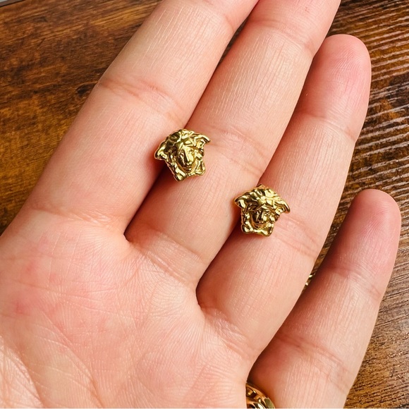 18k gold plated Versace three piece Set Chain, Necklace, earrings and Bracelet - Picture 11 of 12